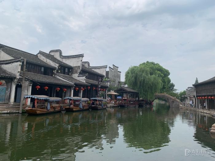怎么可以接受女朋友还喜欢前任？